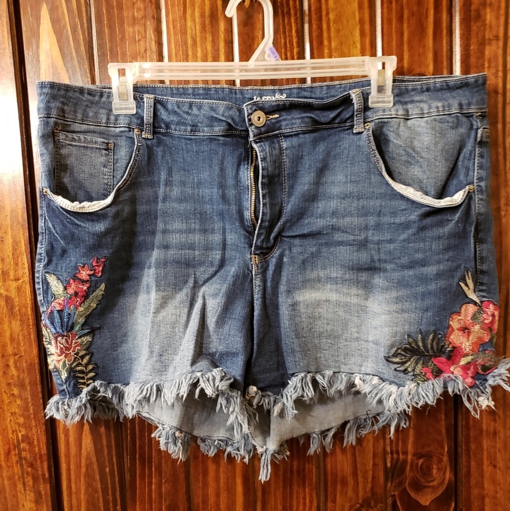 Terra Sky denim shorts size 24 women's plus